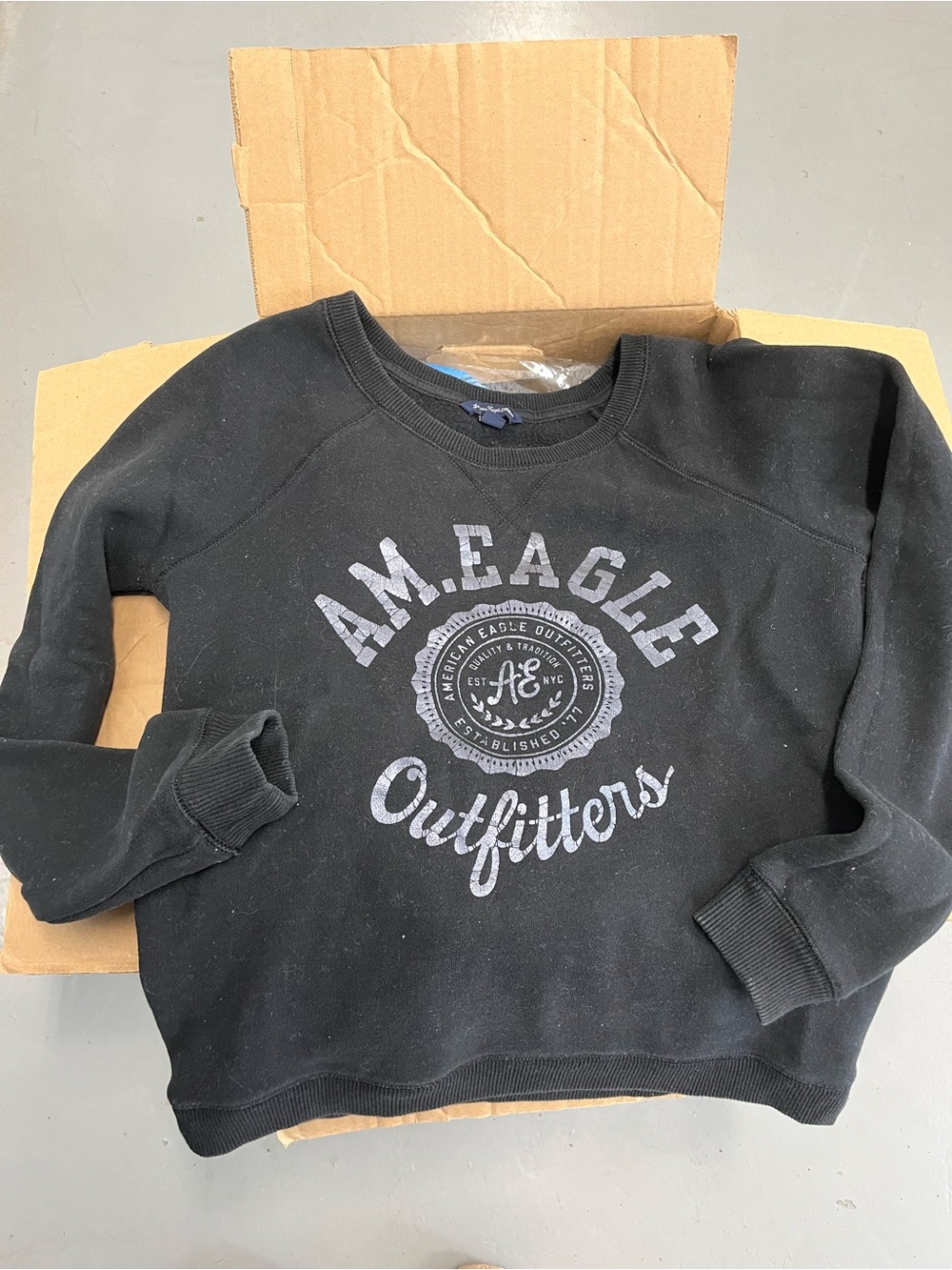🖤 American Eagle Outfitters XS Black Sweatshirt — Good Used Condition